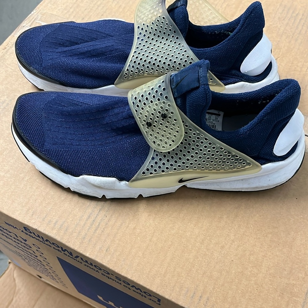 Men’s Nike Lifestyle Size 11